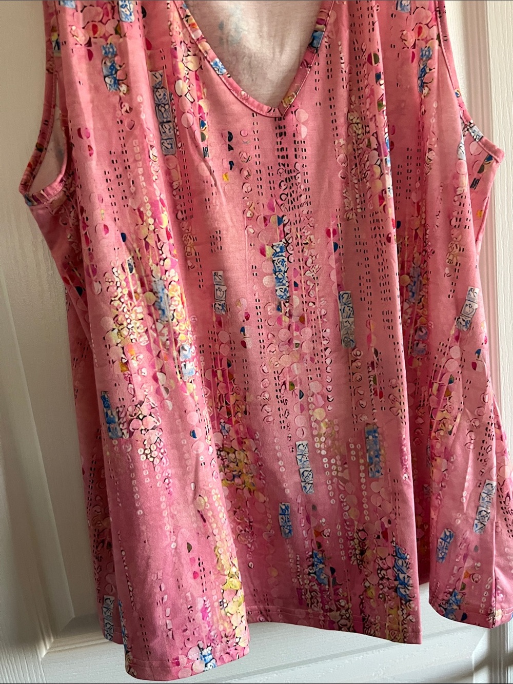 Pink Printed V-Neck Tank Top - Picture 5 of 6